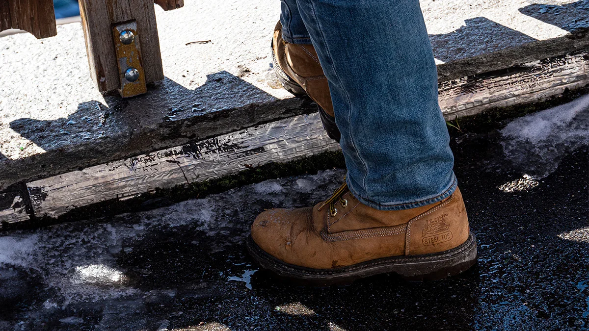  The Best Breathable Work Boots Help Your Feet from Sweating
